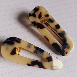 Tortoise shell design acrylic large hair clip set x2